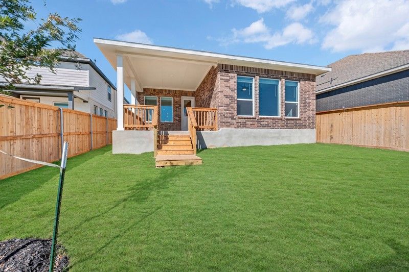 Exterior:Exterior Rear