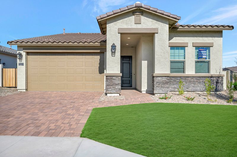 Exterior:Exterior Front