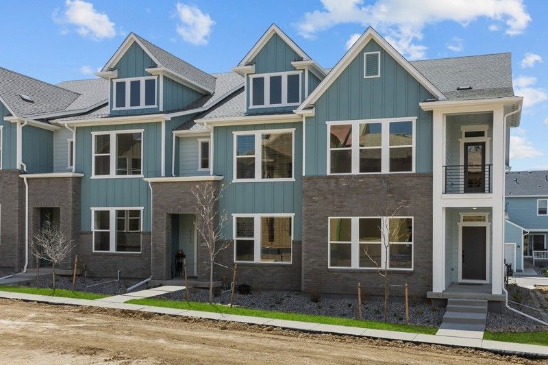 Exterior:Exterior Front