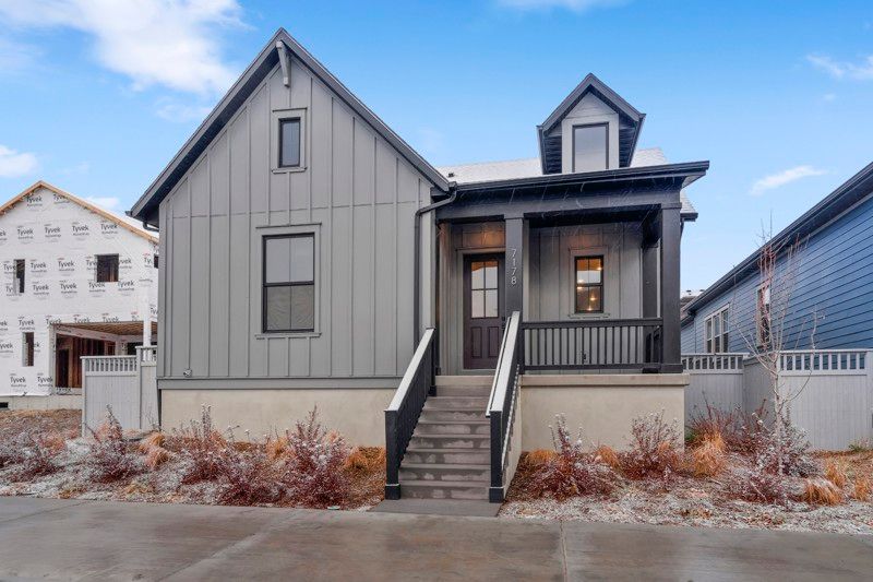 Exterior:Exterior Front