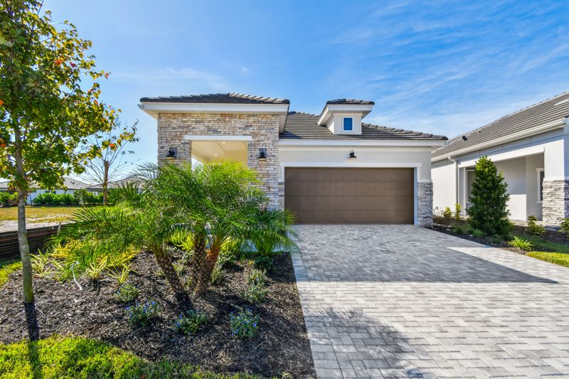 Exterior:Exterior Front