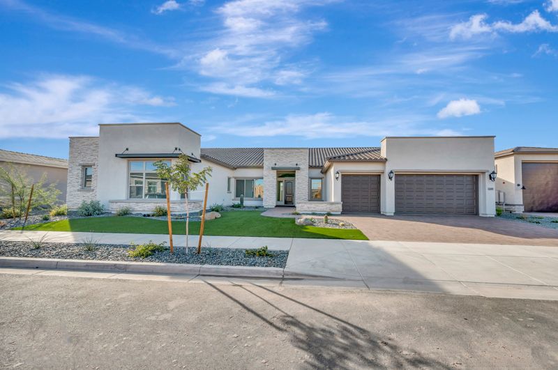 Exterior:Exterior Front