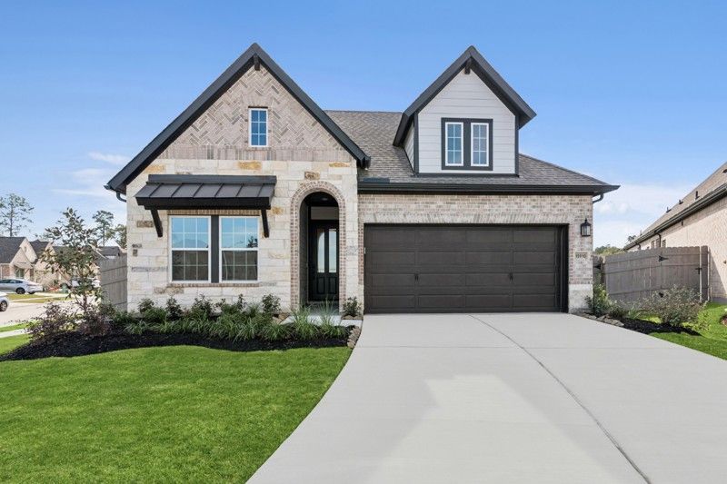 Exterior:Exterior Front