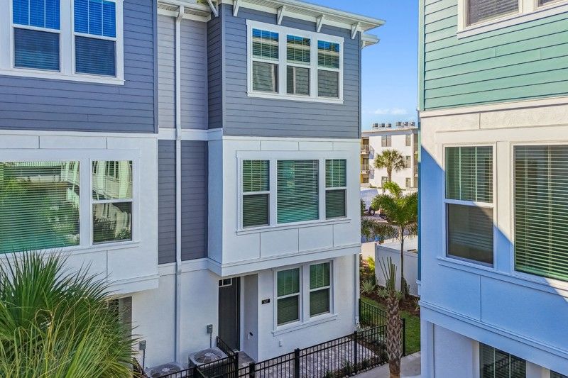 Exterior:Exterior Front