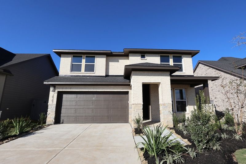 Exterior:Exterior Front