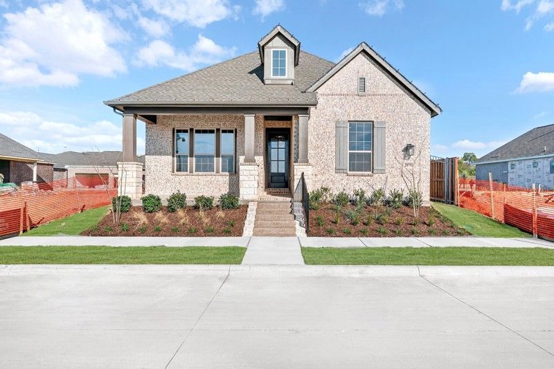 Exterior:Exterior Front