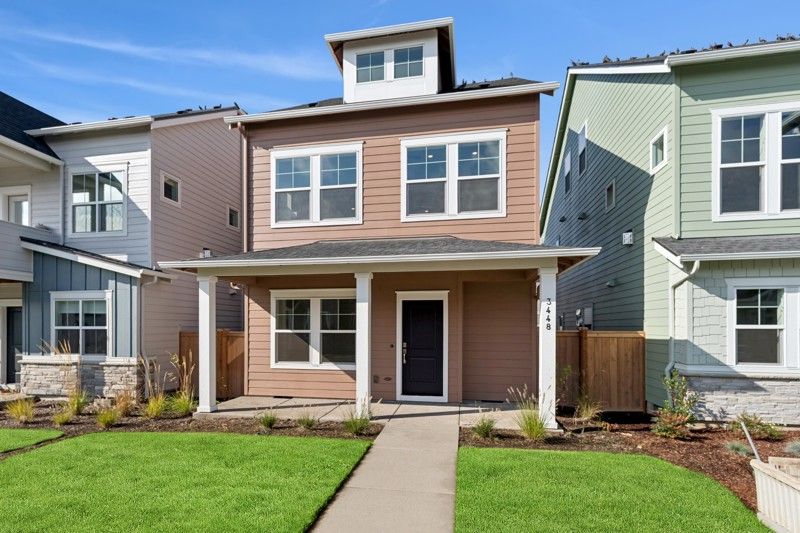 Exterior:Exterior Front