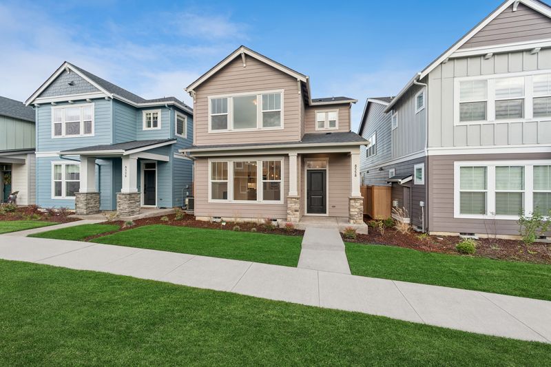 Exterior:Exterior Front