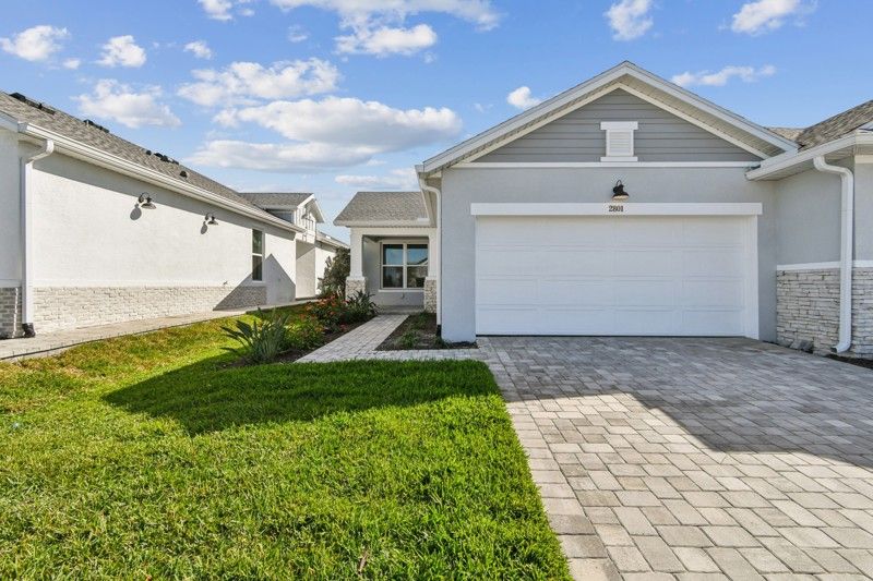 Exterior:Exterior Front