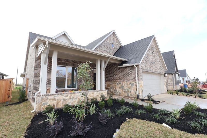 Exterior:Exterior Front