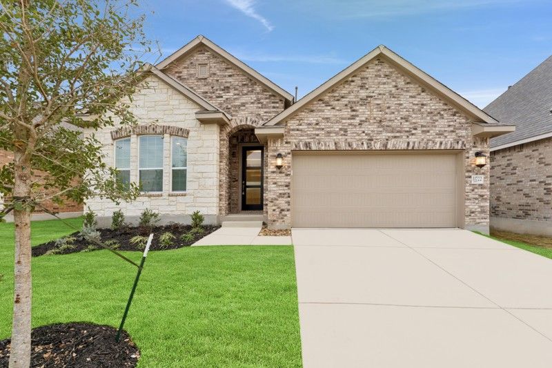 Exterior:Exterior Front