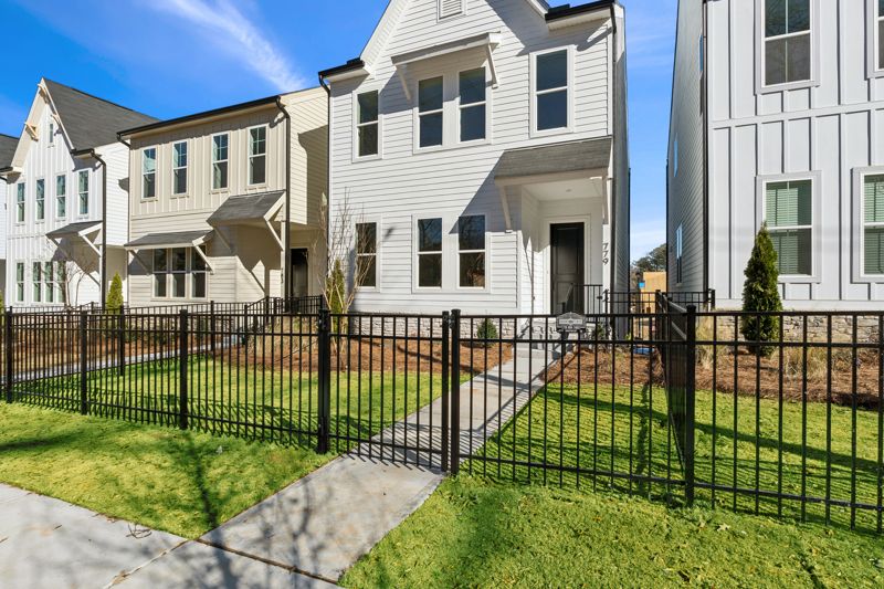 Exterior:Exterior Front