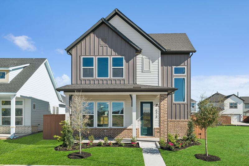 Exterior:Exterior Front