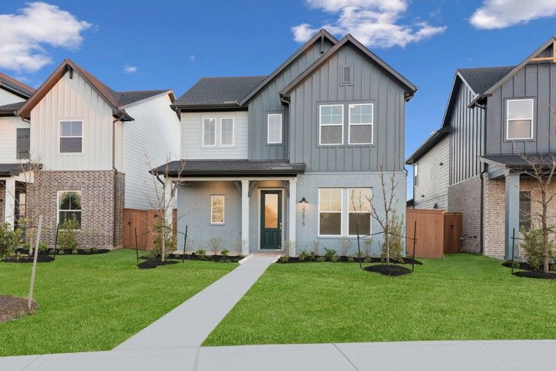 Exterior:Exterior Front