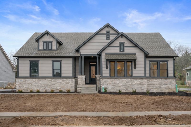 Exterior:Exterior Front