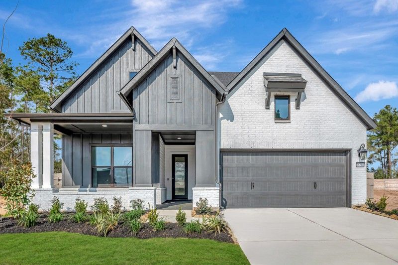 Exterior:Exterior Front