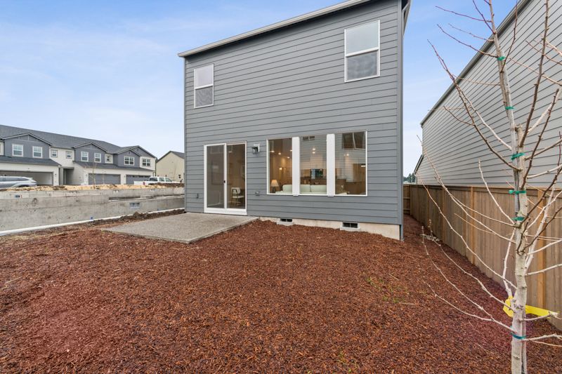 Exterior:Exterior Rear