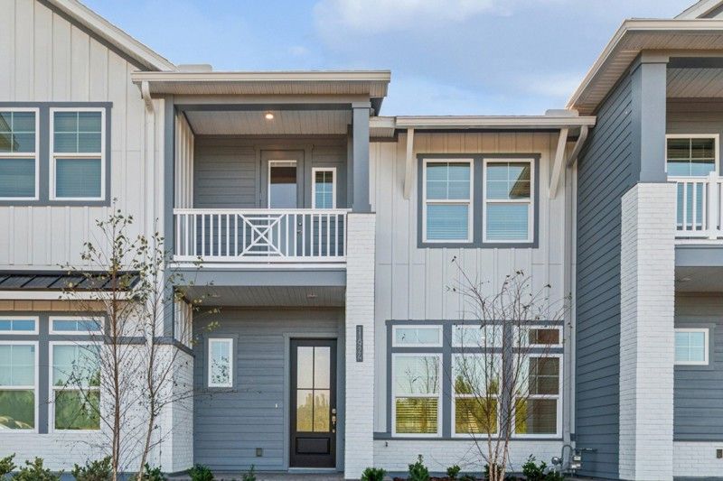 Exterior:Exterior Front