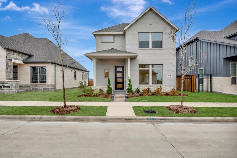 Exterior:Exterior Front