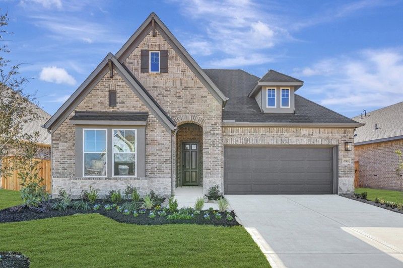 Exterior:Exterior Front