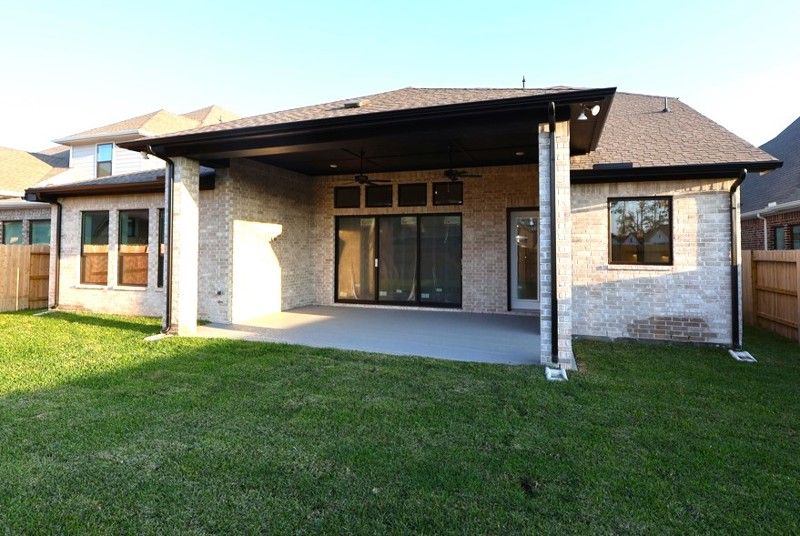 Exterior:Exterior Rear