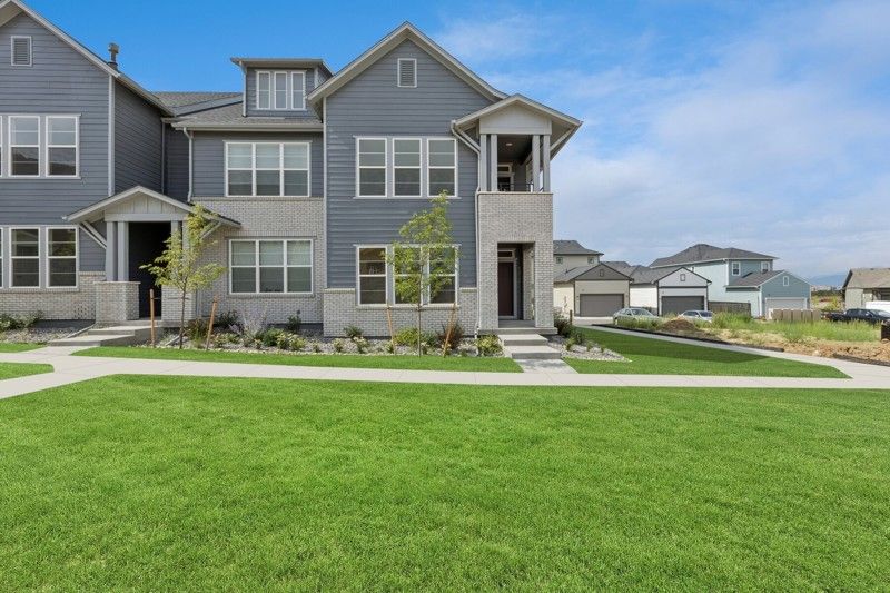 Exterior:Exterior Front