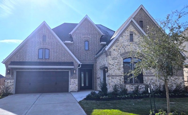 Exterior:Exterior Front