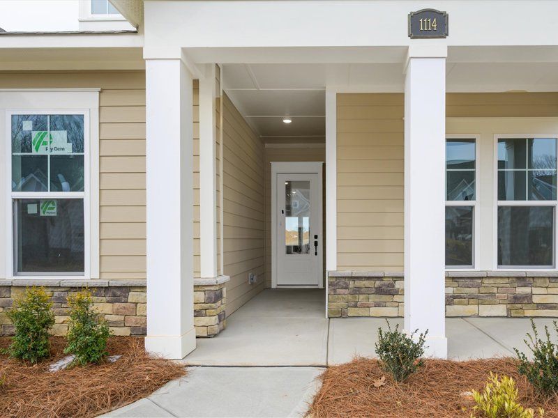 Exterior:Exterior Front