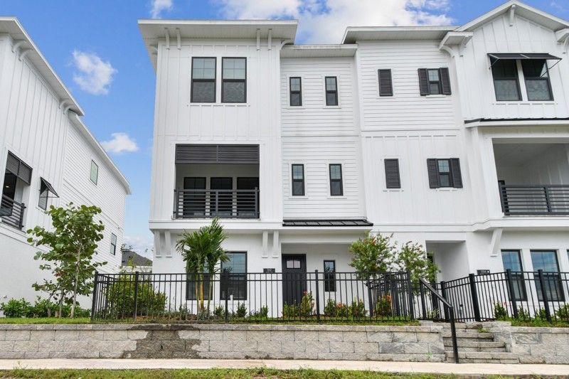 Exterior:Exterior Front