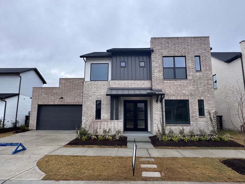 Exterior:Exterior Front