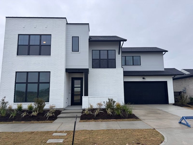 Exterior:Exterior Front