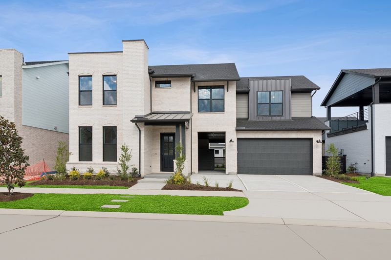 Exterior:Exterior Front