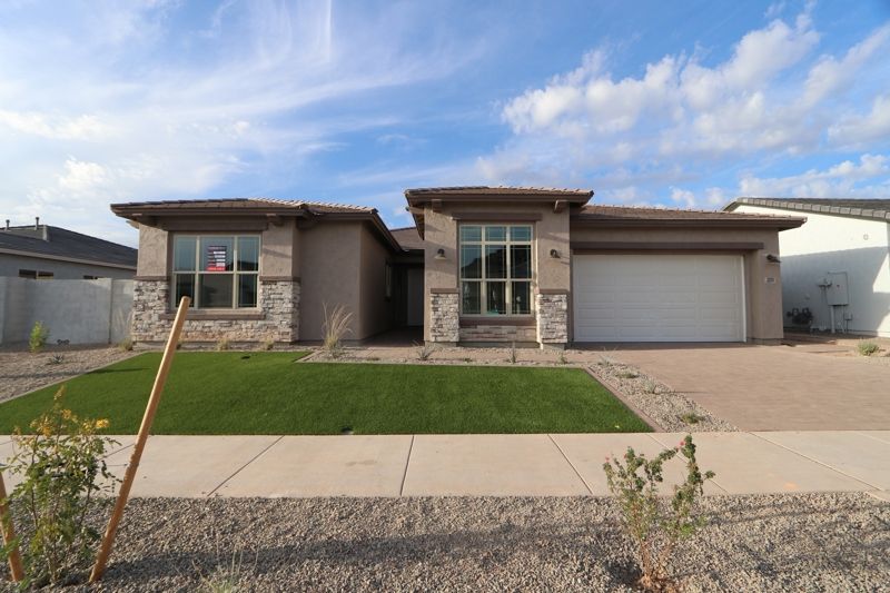 Exterior:Exterior Front