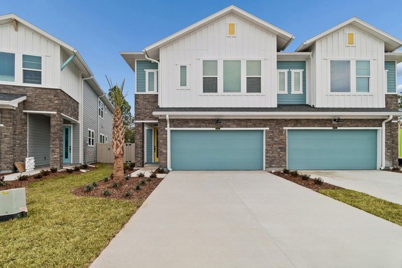 Exterior:Exterior Front