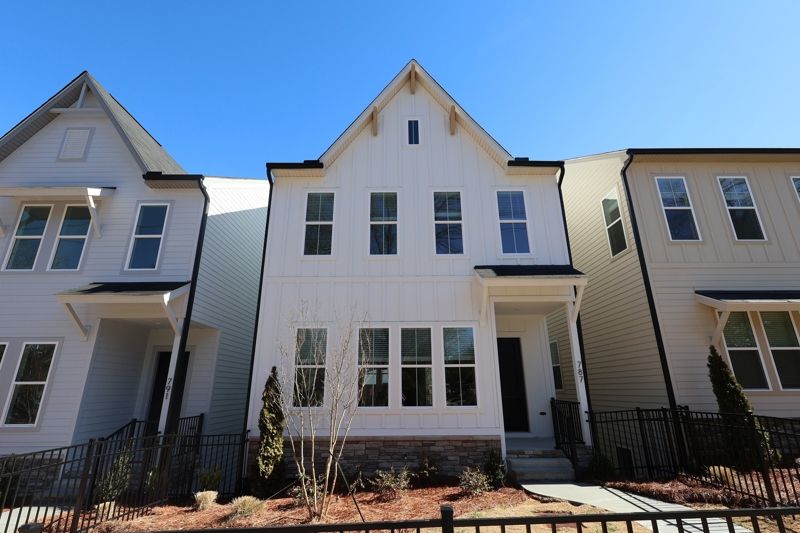 Exterior:Exterior Front