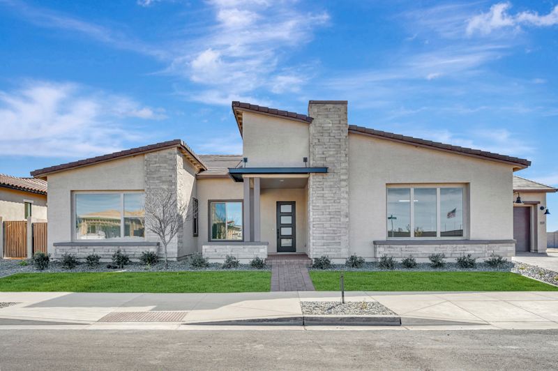 Exterior:Exterior Front