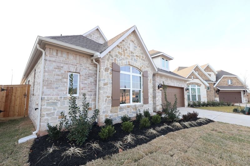 Exterior:Exterior Front