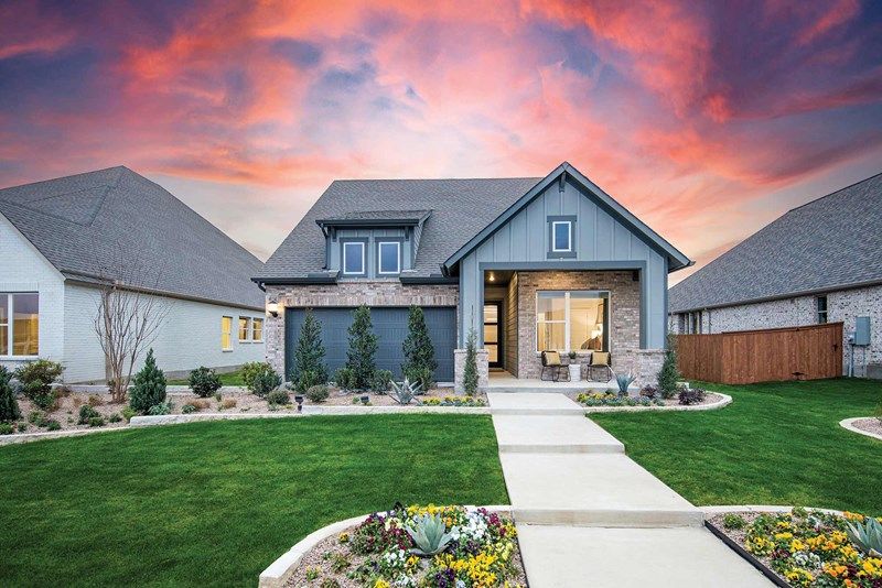 Exterior:The Poppy - X Exterior