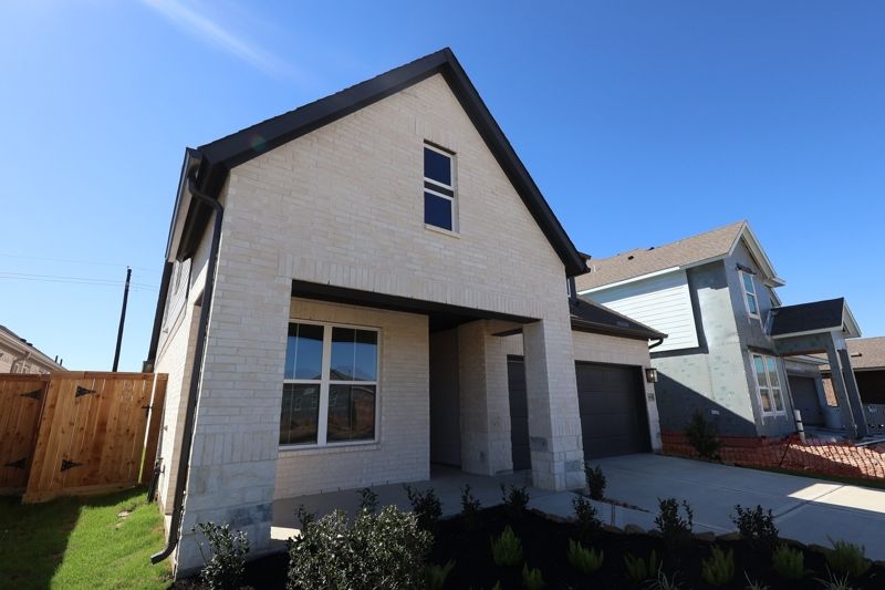 Exterior:Exterior Front