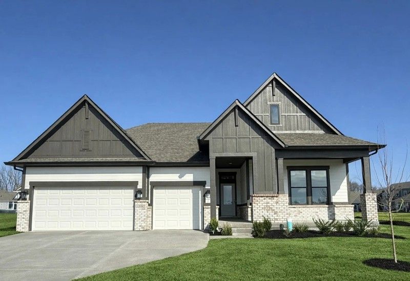 Exterior:Exterior Front