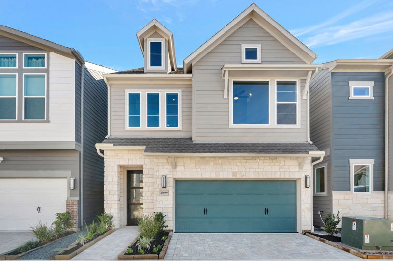 Exterior:Exterior Front