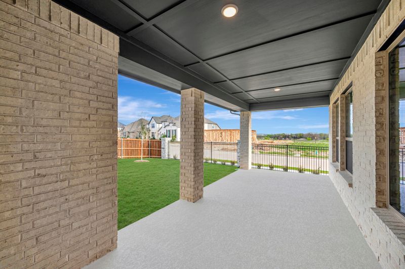 Exterior:Exterior Rear