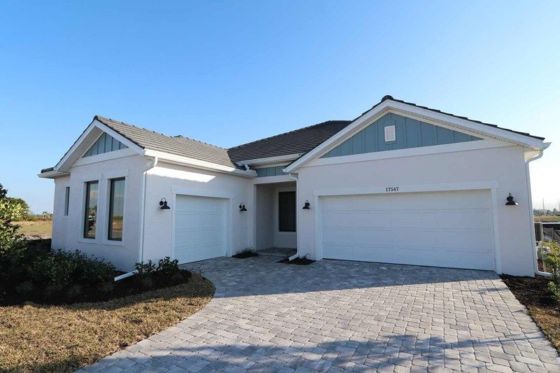 Exterior:The Bonham - B Exterior