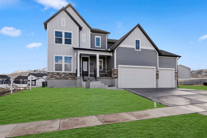 Exterior:Exterior Front