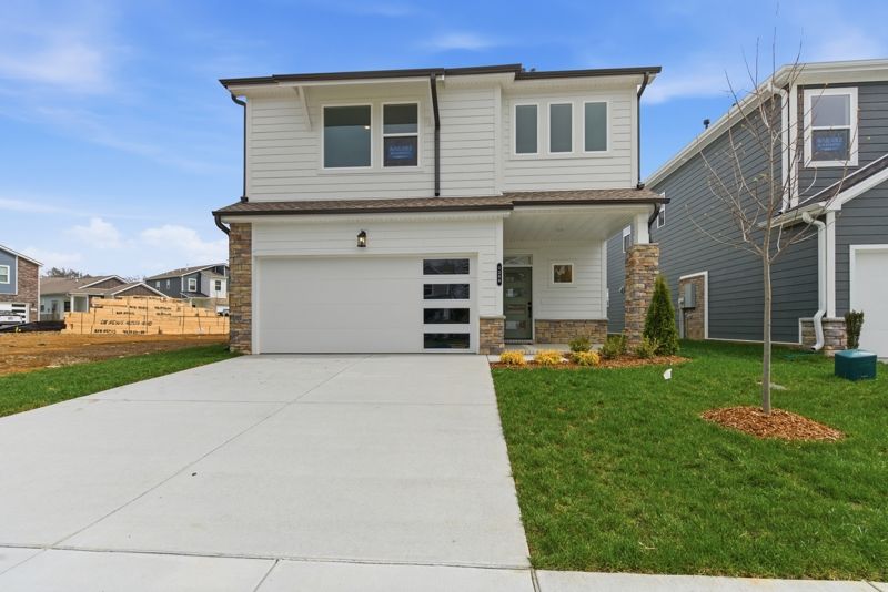 Exterior:Exterior Front