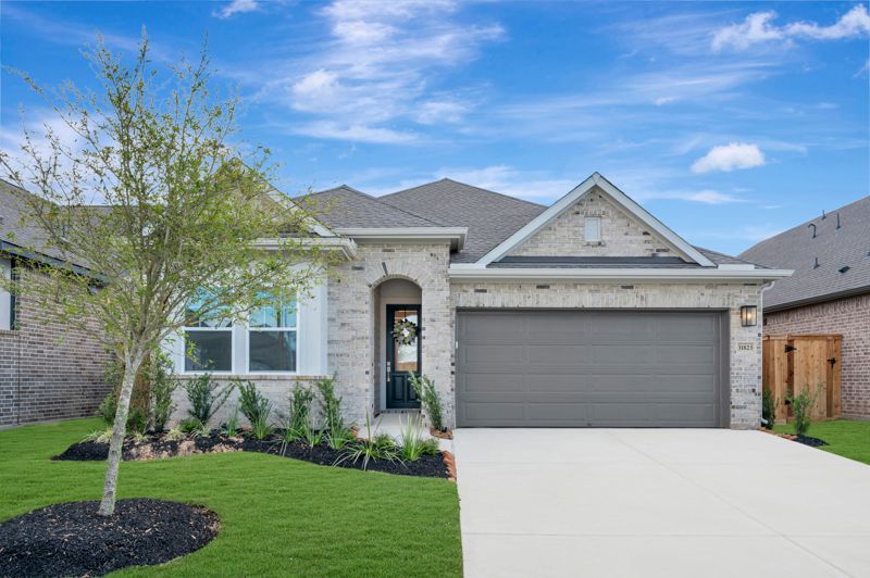 Exterior:Exterior Front