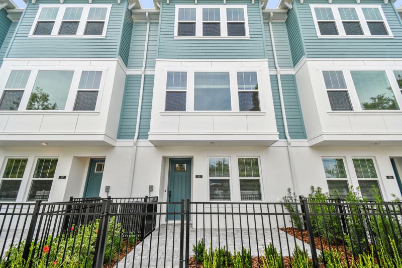 Exterior:Exterior Front