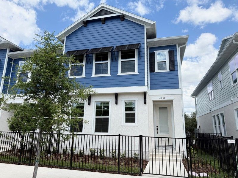 Exterior:Exterior Front