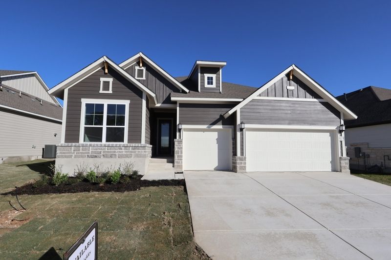 Exterior:Exterior Front