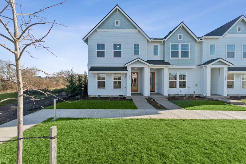 Exterior:Exterior Front